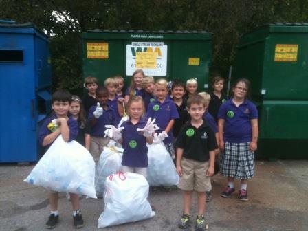 students recycling 